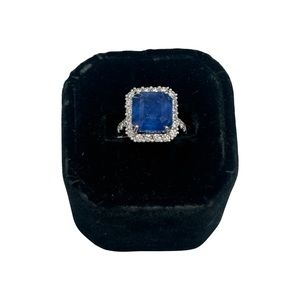 Authentic Pre-Owned 18KG 7.85 Ct Sapphire Ring